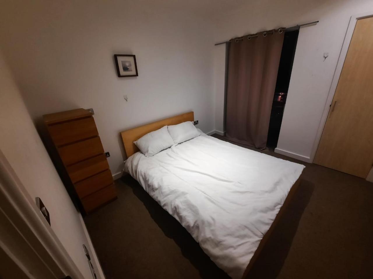 Room In Cardiff City Center - Swiftstay Exterior foto