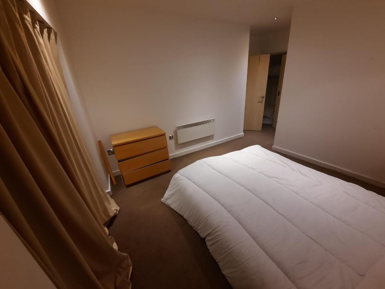 Room In Cardiff City Center - Swiftstay Exterior foto